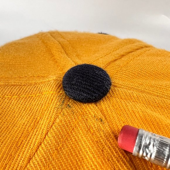 Vtg Wichita State Shockers NCAA Fitted 7 1/2 Cap Hat Zephyr Logo Mens WSU 90s - Picture 15 of 16